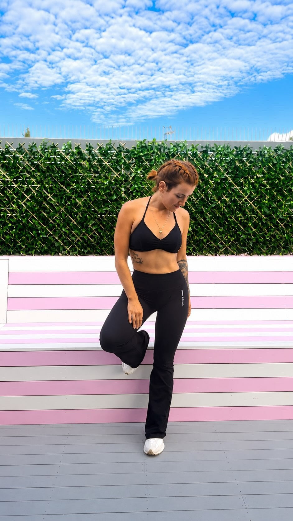 Dynamic Flare Leggings - Black